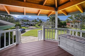 Terrace/patio - Waterfalls, Rainbows, Hot Tub, Golf, Tennis, Pool, Walk to Beach, Volleyball Crt (Princeville)