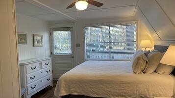 4 bedrooms, free WiFi, bed sheets