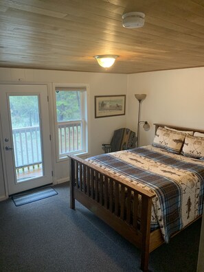 4 室のベッドルーム、アイロン / アイロン台、WiFi (無料)、ベッドシーツ