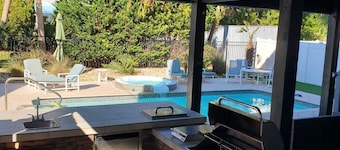 HIGHLY REVIEWED Family Vacation Destination!! PRIVATE Pool/Hot Tub/Elevator