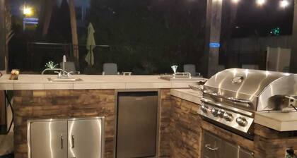 VENTE ENFLAMMĂE!!17-24 aoĂ»t !! Piscine privĂ©e / bain Ă remous / ascenseur SEULEMENT $ 2500OBO