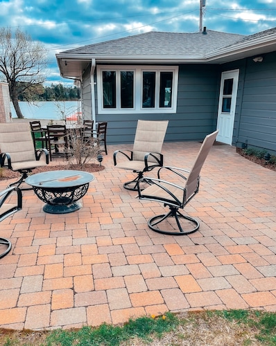 Lakeview-mökki Minocquan keskustan sydämessä