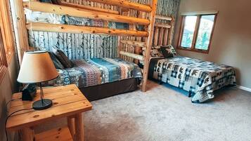 2 habitaciones, tabla de planchar con plancha, wifi y ropa de cama