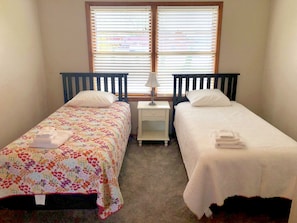 4 bedrooms, iron/ironing board, WiFi, bed sheets