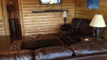 TV, DVD player, livros