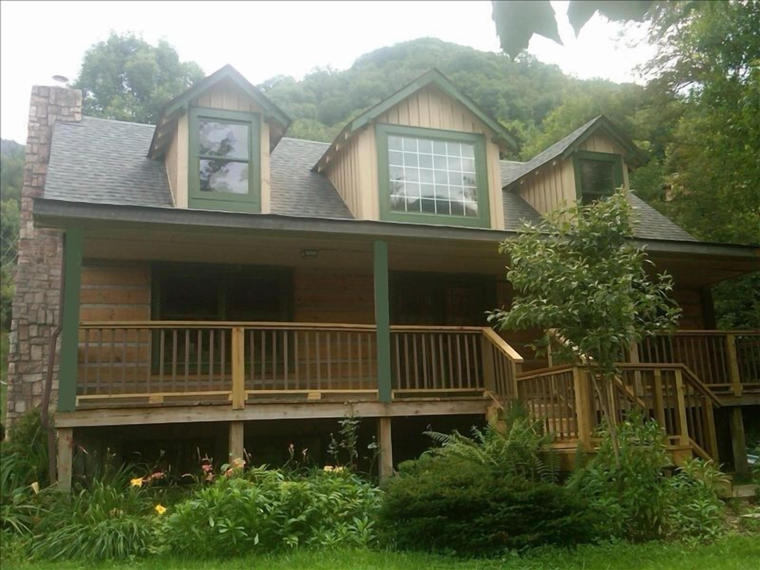 Sugar Plum Cabin - Beautiful Mountain View,Kids Ski FREE,Motorcycles welcome