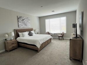 3 bedrooms, desk, iron/ironing board, free WiFi