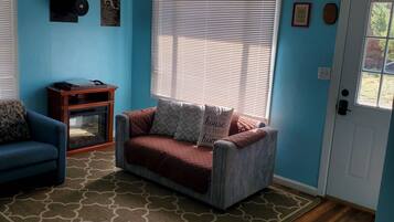 Smart TV, DVD player, books