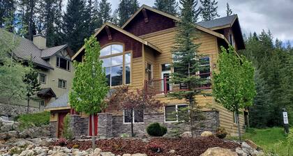 Spectacular mountain home!