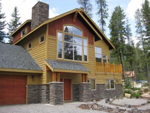 Exterior - Spectacular Mountain Views | Private Hot Tub | Fire Pit | Central A/C (Panorama)