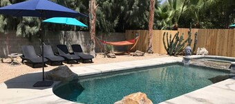 真新しく、塩水プールがあるPRISTINE