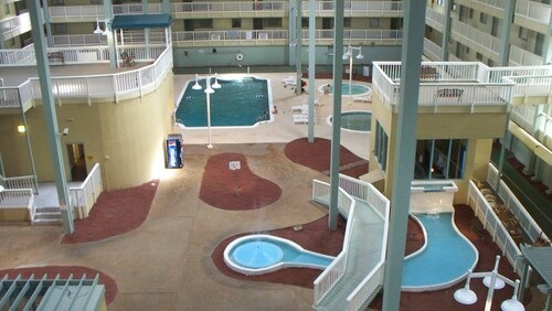 Newly Renovated Condo in Beautiful Beach Front Resort