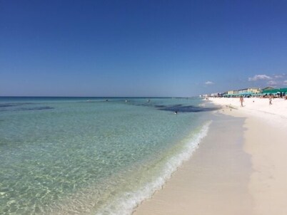 First Floor/Directly on the Beach/End Unit