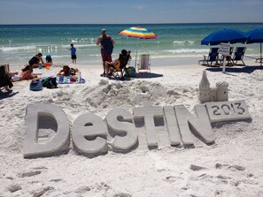 Beach nearby, sun-loungers, beach towels