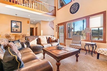 Smart TV, fireplace, DVD player, books