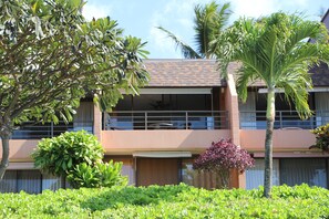 Exterior - Ocean Front - Kuleana 411 (Lahaina)