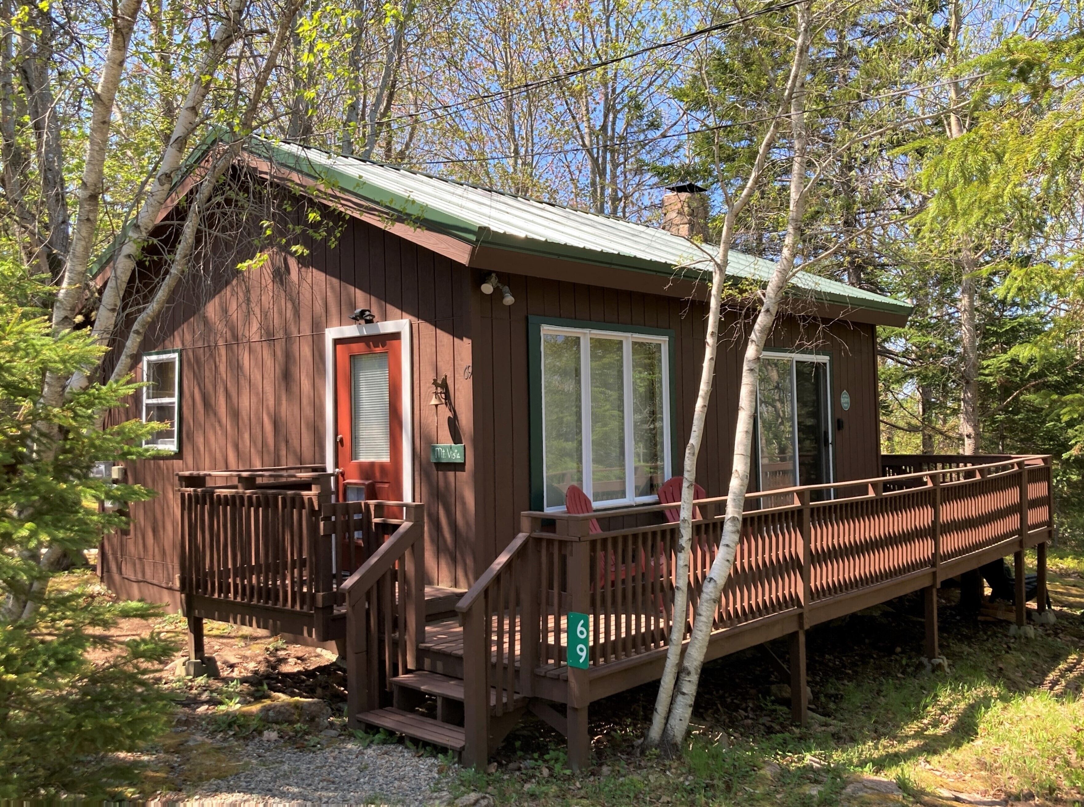 Mountain Vista: a cozy cabin near Acadia National Park