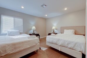 4 bedrooms, iron/ironing board, WiFi, bed sheets