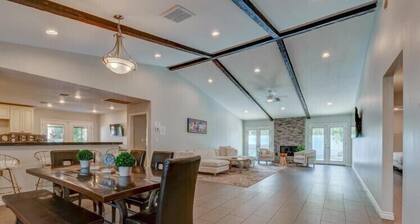 Riesiger Pool, offener Grundriss, in der Nähe des Strips, für 8 Personen, geräumiger Garten