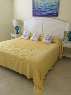 4 habitaciones, tabla de planchar con plancha, wifi y ropa de cama 