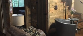 #2 Fall Creek Cabins  1 mile from Lake Norfork and Mountain Home Ar.