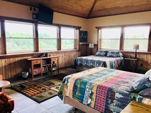 3 bedrooms, iron/ironing board, bed sheets