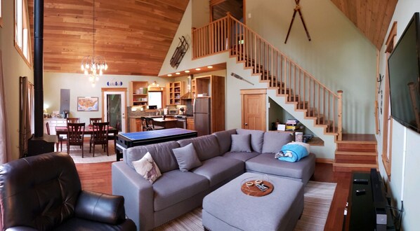 TV, fireplace, DVD player, ping pong