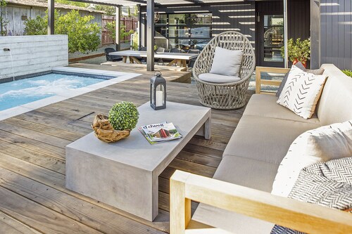 Napa Valley: St Helena Designer Home & Guest House + Spool + Peloton Bike/Tread
