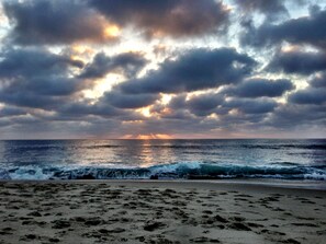 Beach nearby, sun-loungers, beach towels - La Jolla Beach and Village - Contemporary and Bright (La Jolla)