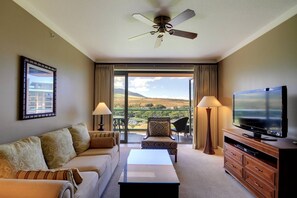 TV, DVD player - KLVR presents Honua Kai K612*Two bedrooms*one bath (Lahaina)