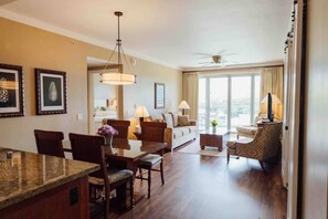 TV, DVD player - KLVR presents Honua Kai K612*Two bedrooms*one bath (Lahaina)