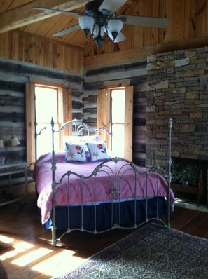 4 makuuhuonetta, silitysrauta/-lauta, Wi-Fi, vuodevaatteet