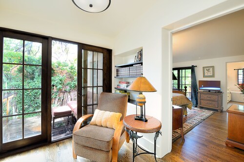 2016 Heritage Award Home in dwtn. Santa Fe, Soaking tub, Outdoor deck for dining