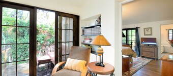 2016 Heritage Award Home in dwtn. Santa Fe, Soaking tub, Outdoor deck for dining