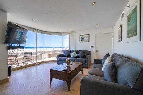 50' of Ocean Front * Exclusive Ground Level Patio * AC