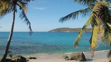 A la platja, gandules de platja i tovalloles de platja