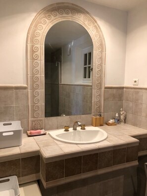 Combinazione doccia/vasca, vasca idromassaggio, asciugacapelli