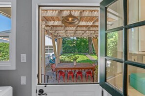 Dining - Private Hot Tub/Short Walk to Downtown (Napa)