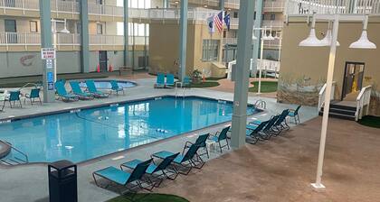 Refreshed beach front property. 2 BD-2 BA, Sleeps 5-6.