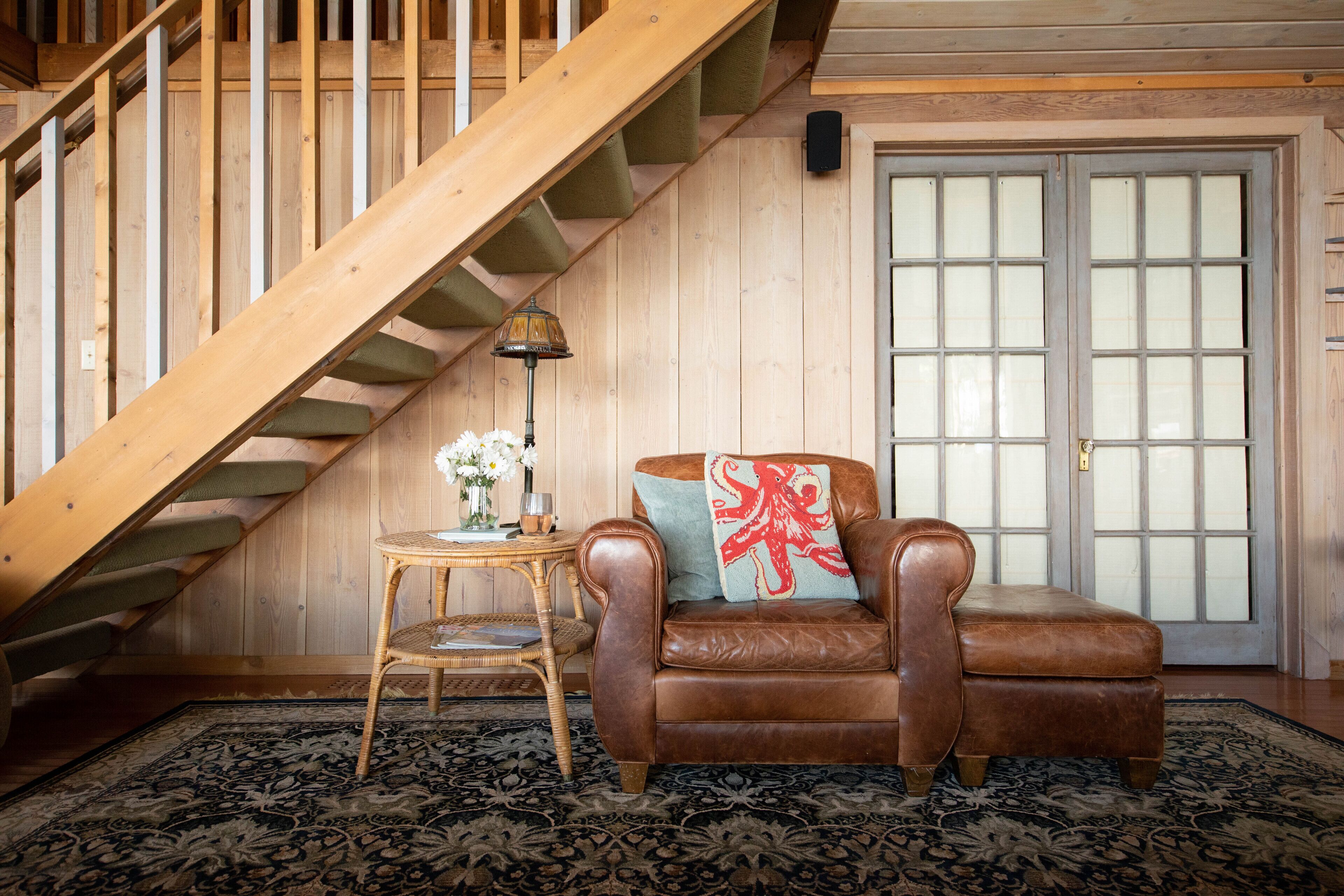 Part of great room, facing master bedroom and stairs