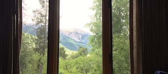 Eristäytynyt Jackson Hole Escape, josta on suorat näkymät Teton-vuorille