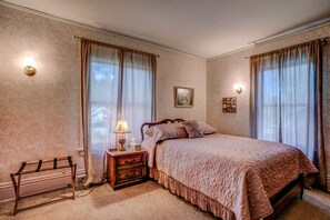 5 makuuhuonetta, silitysrauta/-lauta, ilmainen Wi-Fi, vuodevaatteet