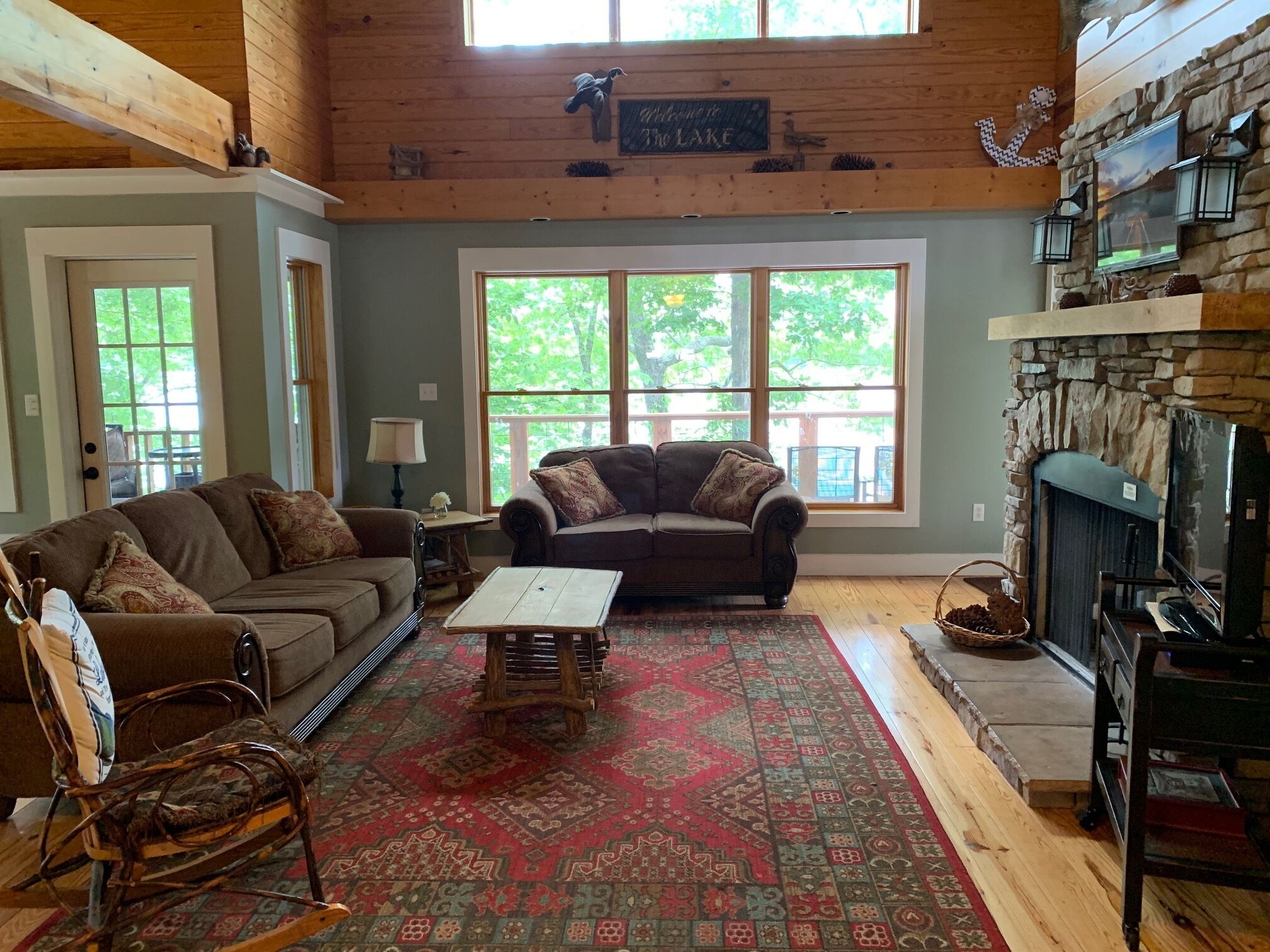 Smart TV, fireplace, video games, DVD player