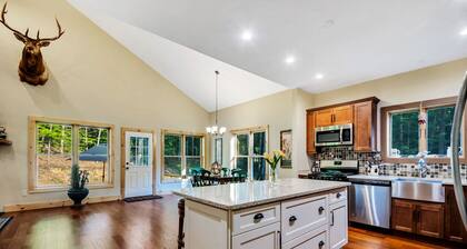 Secluded retreat. Great for families. Walk to Trout lake. High Speed Internet.
