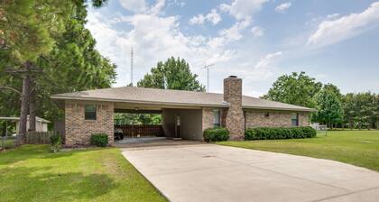 Fully Furnished Lake Fork Waterfront Property with Boat House!