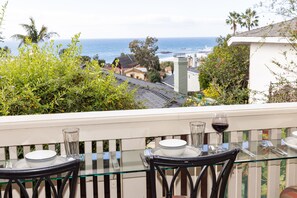 屋外ダイニングエリア