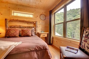 2 bedrooms, iron/ironing board, free WiFi, bed sheets - Amazing views! Minutes to white water rafting and Bryson City (Bryson City)