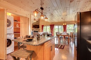 Dining - Amazing views! Minutes to white water rafting and Bryson City (Bryson City)