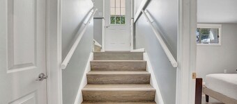 Beautiful and modern 3 bedroom, 1 bath Duplex.  Sleeps 6