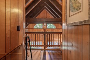 Interior - Charming Cabin~Deck~Fireplace~New Furniture~Full-Sized Washer Dryer~Loft~3 Bed 2 Bath (Homewood)